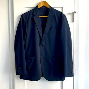 Uniqlo light weight blue single vented blazer size xs fits like 36